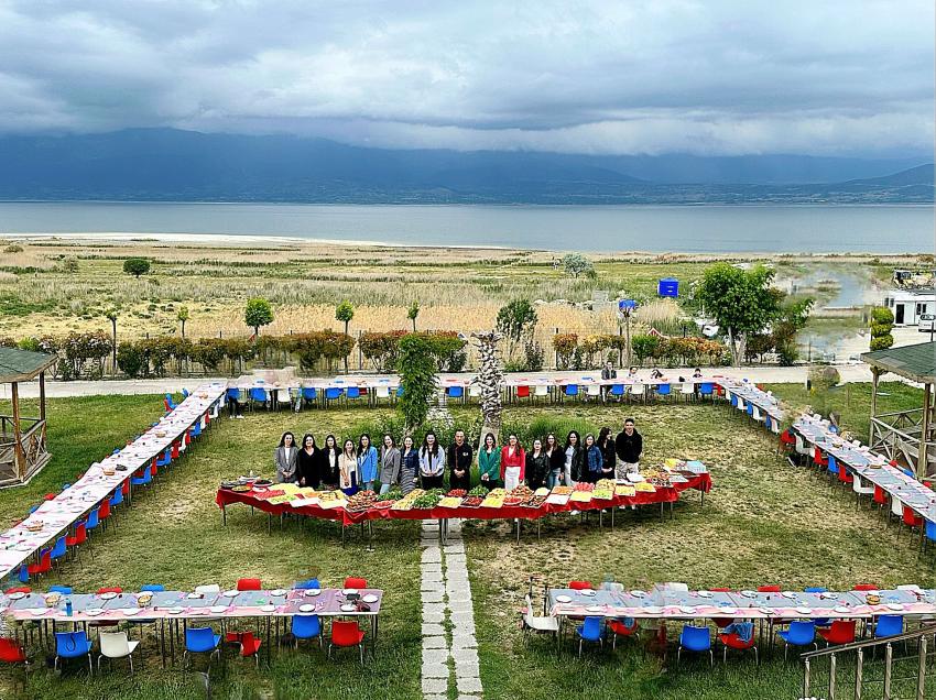 BAHÇEŞEHİR KOLEJİ’NDE ANNELER GÜNÜ KAHVALTISI