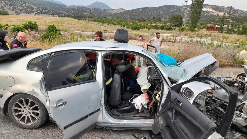 Burdur'da feci kaza! 2 ölü, 8 yaralı