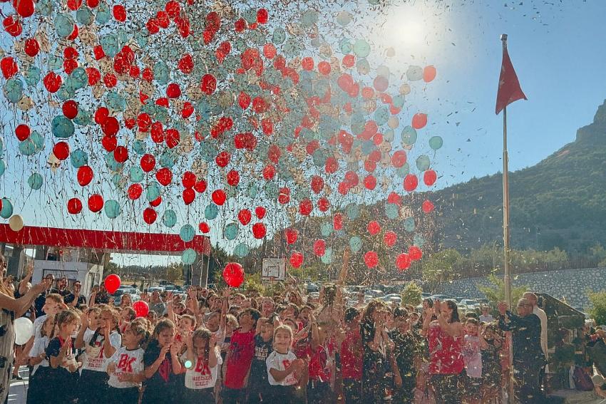 BAHÇEŞEHİR KOLEJİNDEN YENİ DÖNEME HEYECANLI BAŞLANGIÇ!